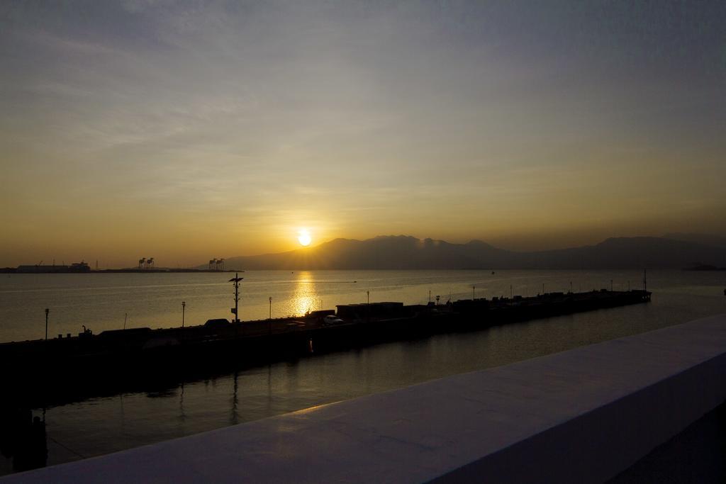 The Reef Hotel And Residences Olongapo Zewnętrze zdjęcie
