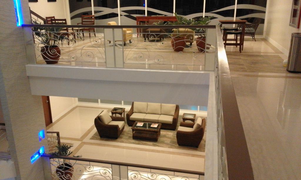 The Reef Hotel And Residences Olongapo Zewnętrze zdjęcie