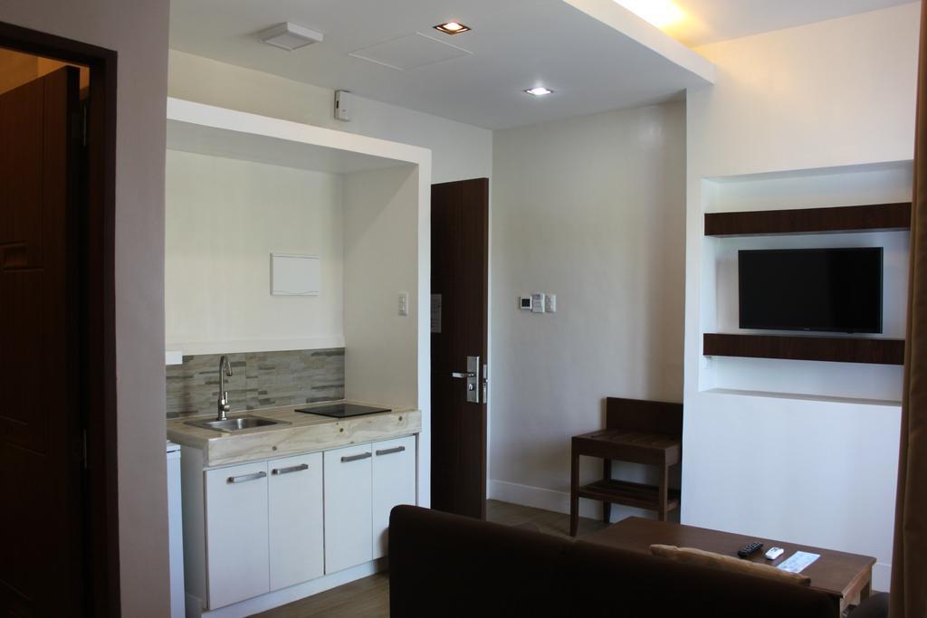 The Reef Hotel And Residences Olongapo Zewnętrze zdjęcie