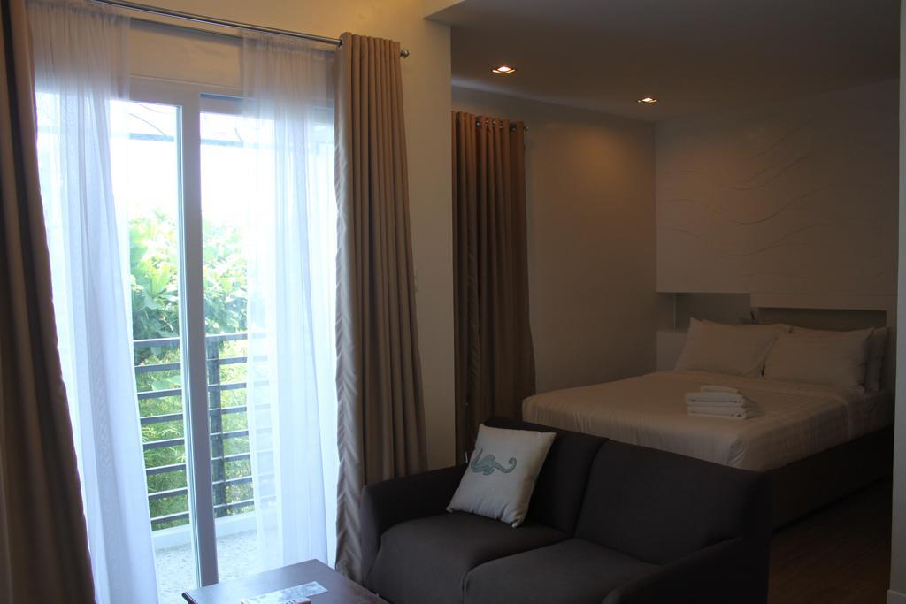 The Reef Hotel And Residences Olongapo Zewnętrze zdjęcie