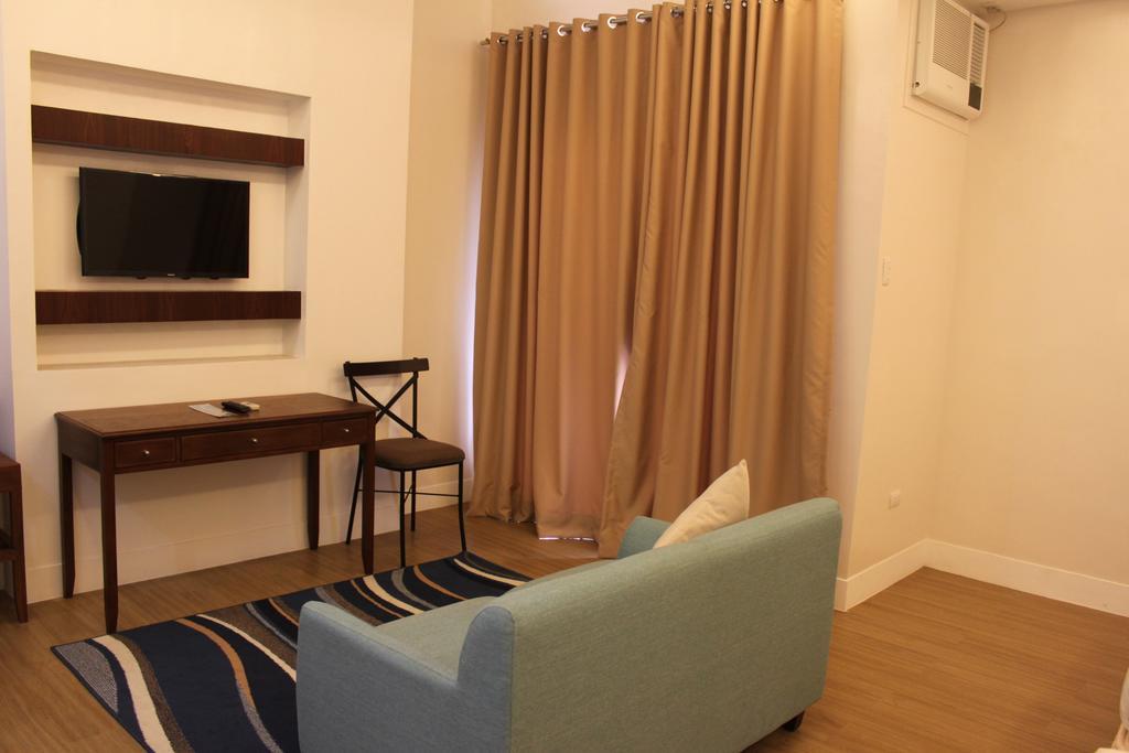The Reef Hotel And Residences Olongapo Zewnętrze zdjęcie